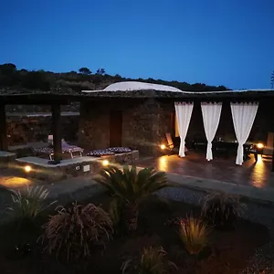  Casa vacanze Dammuso Il Tramonto Di Nica' Italia
